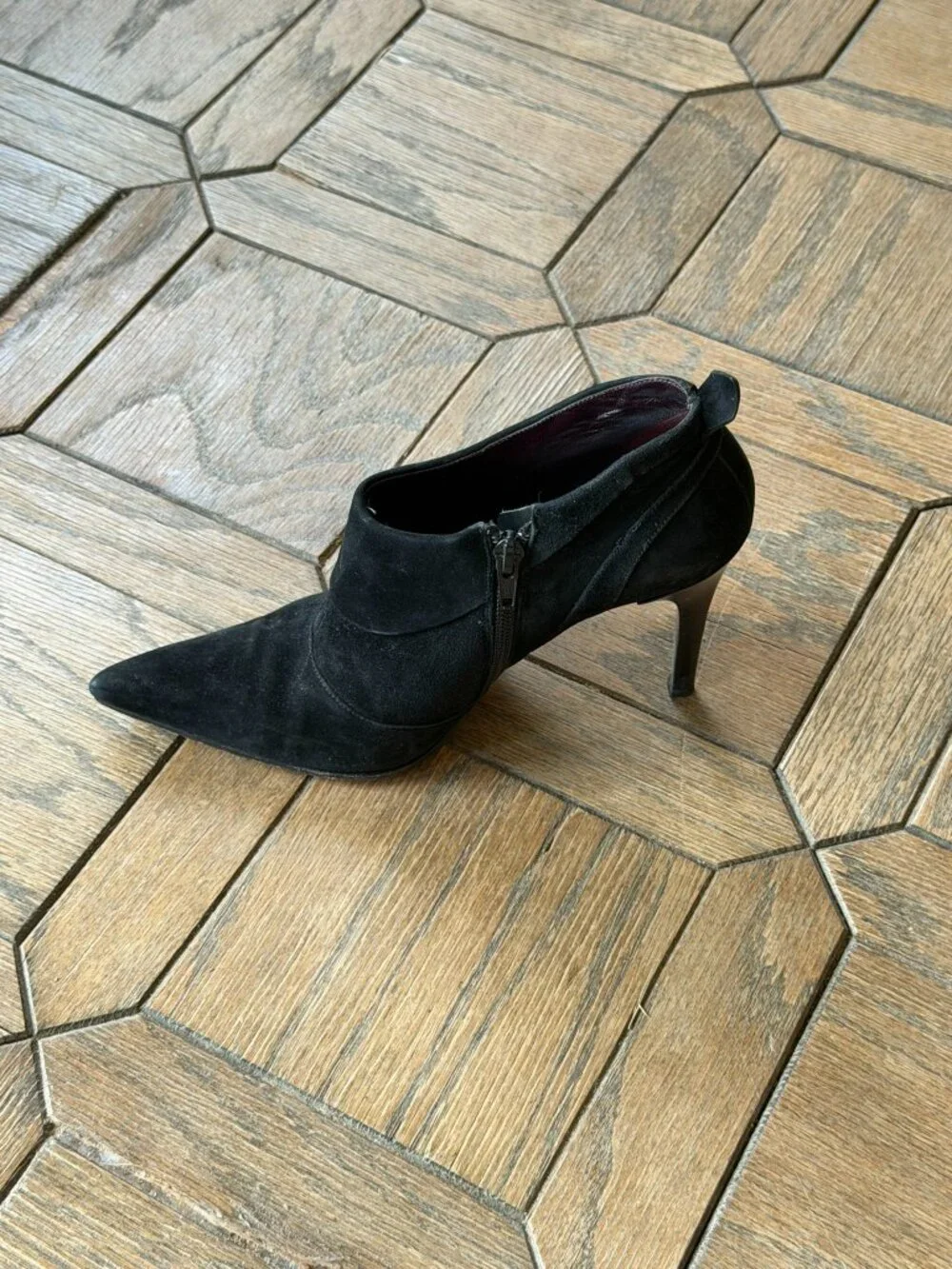 Via Spiga Black Suede Pointed Toe Ankle Booties Stiletto Heels Women's Size 8 EU